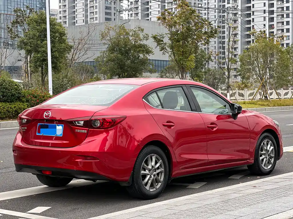 Mazda 3 Axela Sedan 1.5 L Auto Comfort CN-V