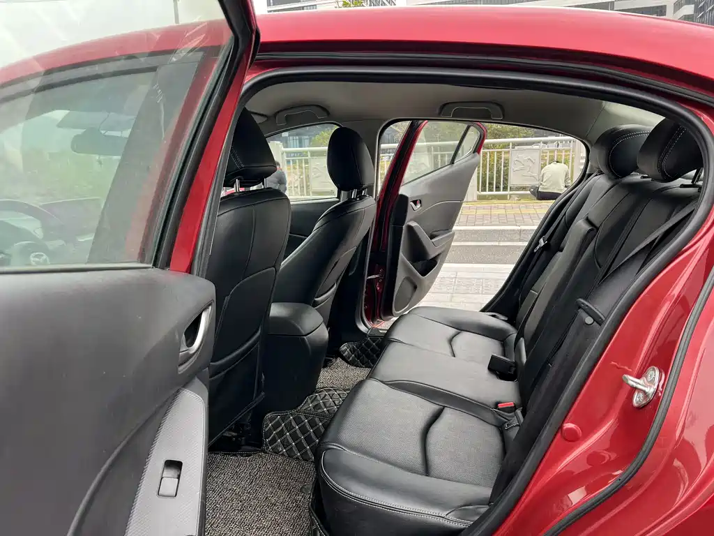 Mazda 3 Axela Sedan 1.5 L Auto Comfort CN-V