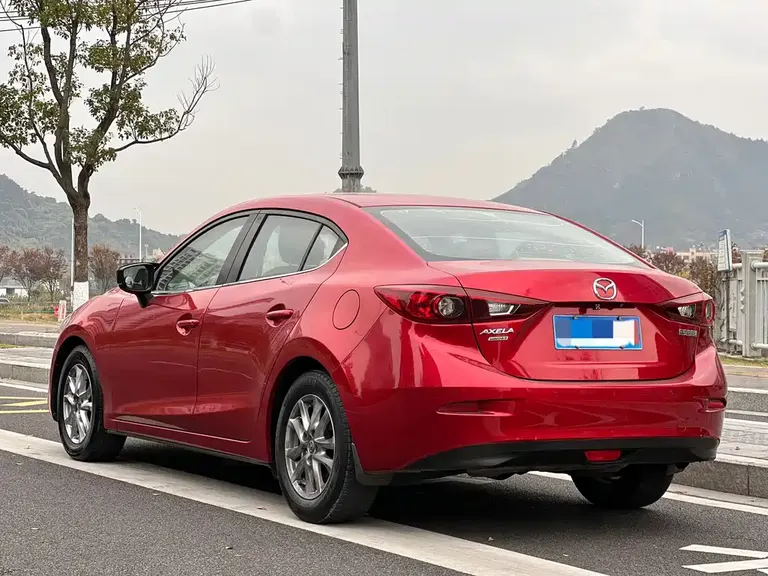 Mazda 3 Axela Sedan 1.5 L Auto Comfort CN-V