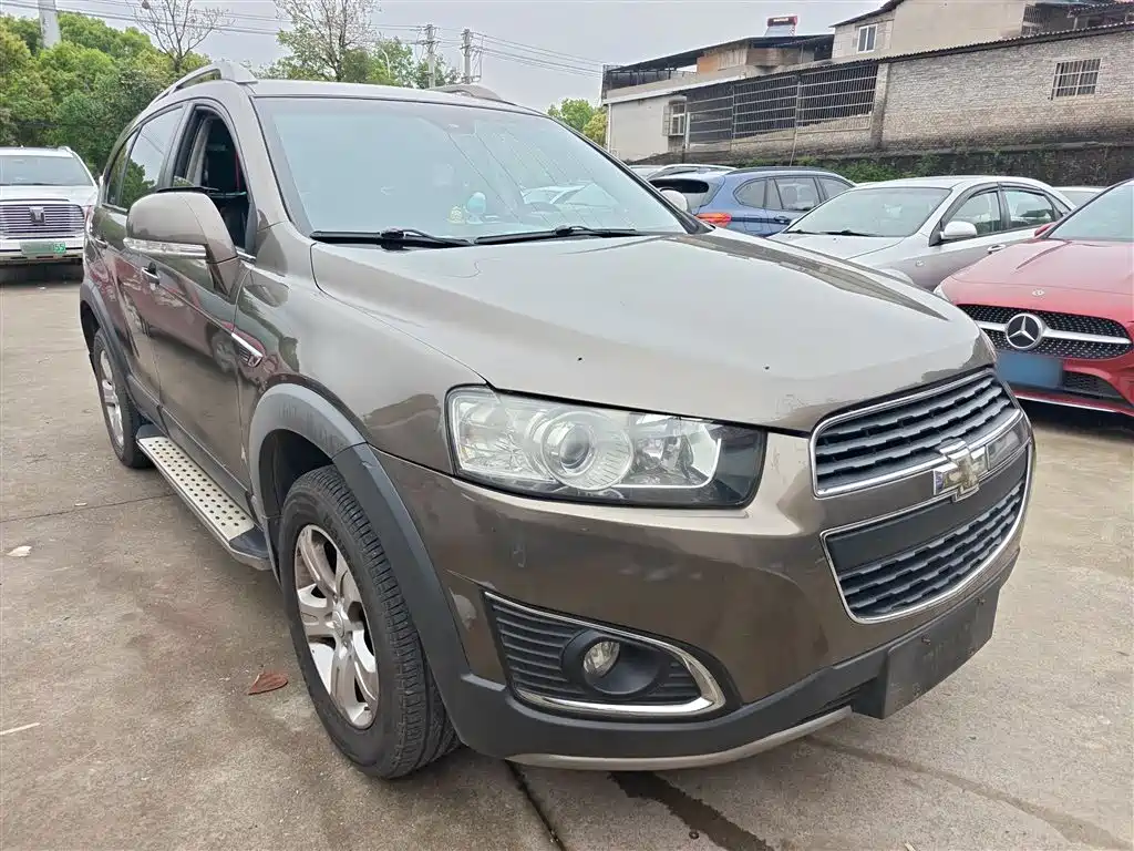 Captiva 2.4 L 2 WD City 5-seat
