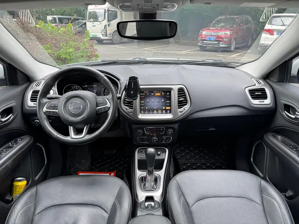 Compass 200 T Auto Home Enjoyment
