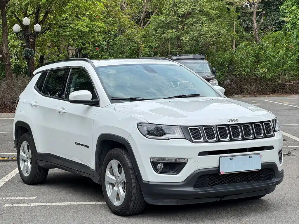 Compass 200 T Auto Home Enjoyment