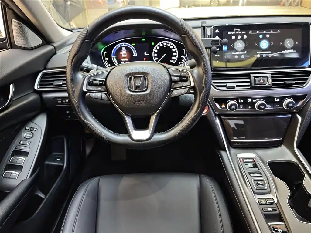 Accord Sharp· Hybrid 2.0 L Sharp Leading