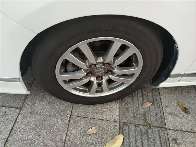Honda Spirior 2.0 L Distinguished