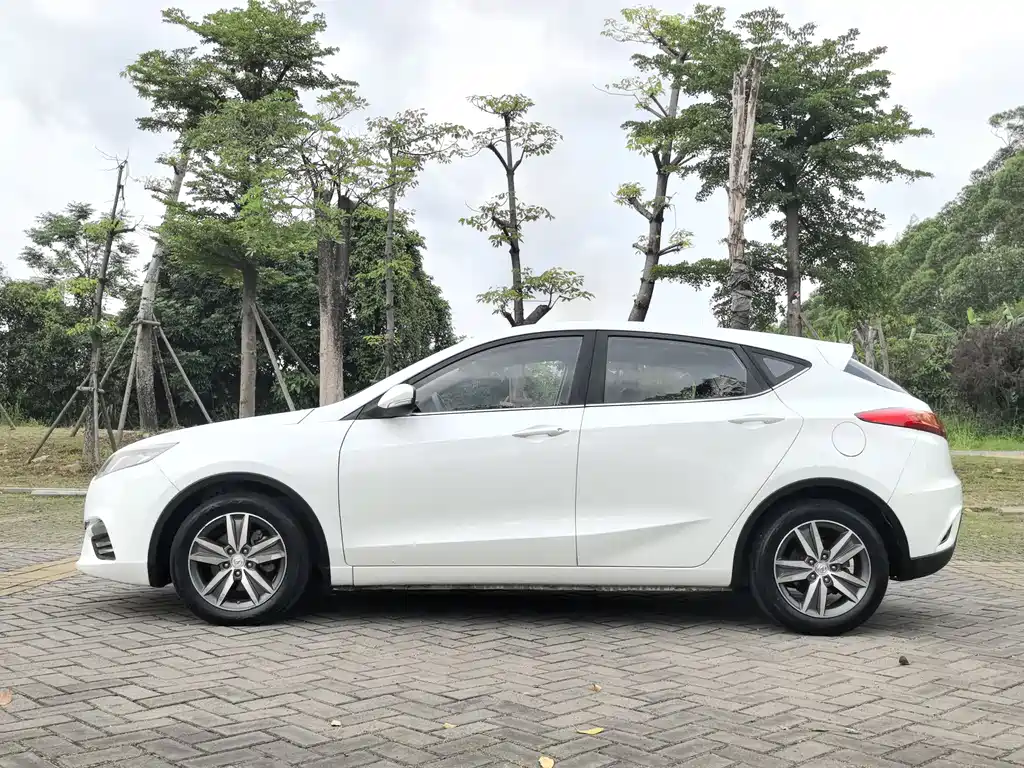 Eado XT 1.6 L Auto Handsome Cool CN-V