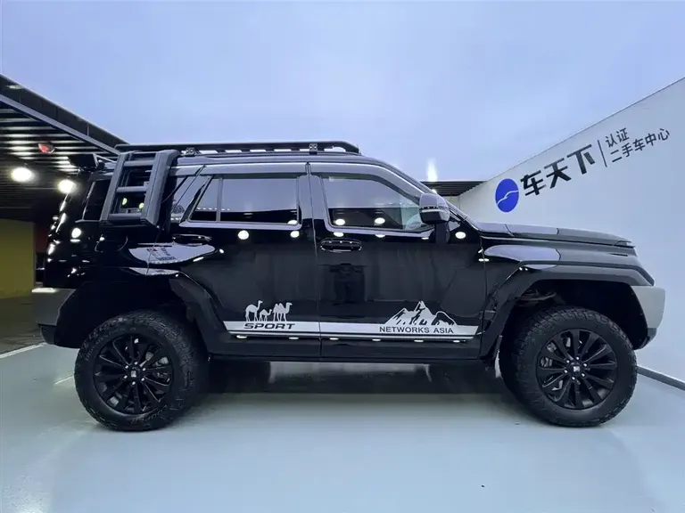 Tank 700 NEV Hi4-T Extreme Realm