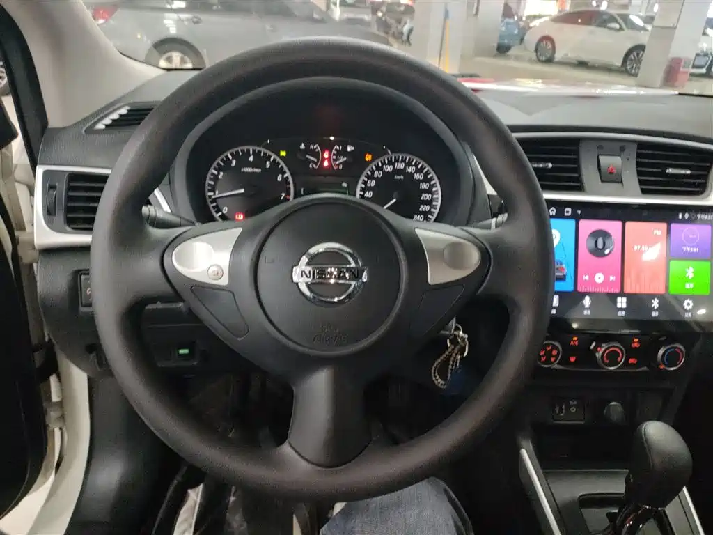Sylphy Classic 1.6 XE CVT Comfort