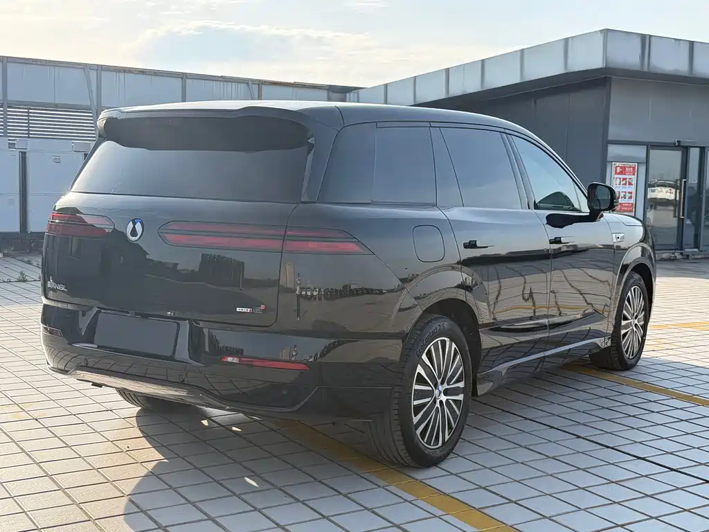 Denza N8 L 腾势N8 L 2025款 尊荣型