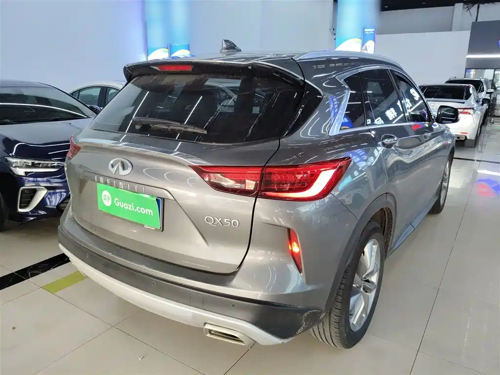 Infiniti QX50 英菲尼迪QX50 2020款 改款 2.0 T 两驱时尚版