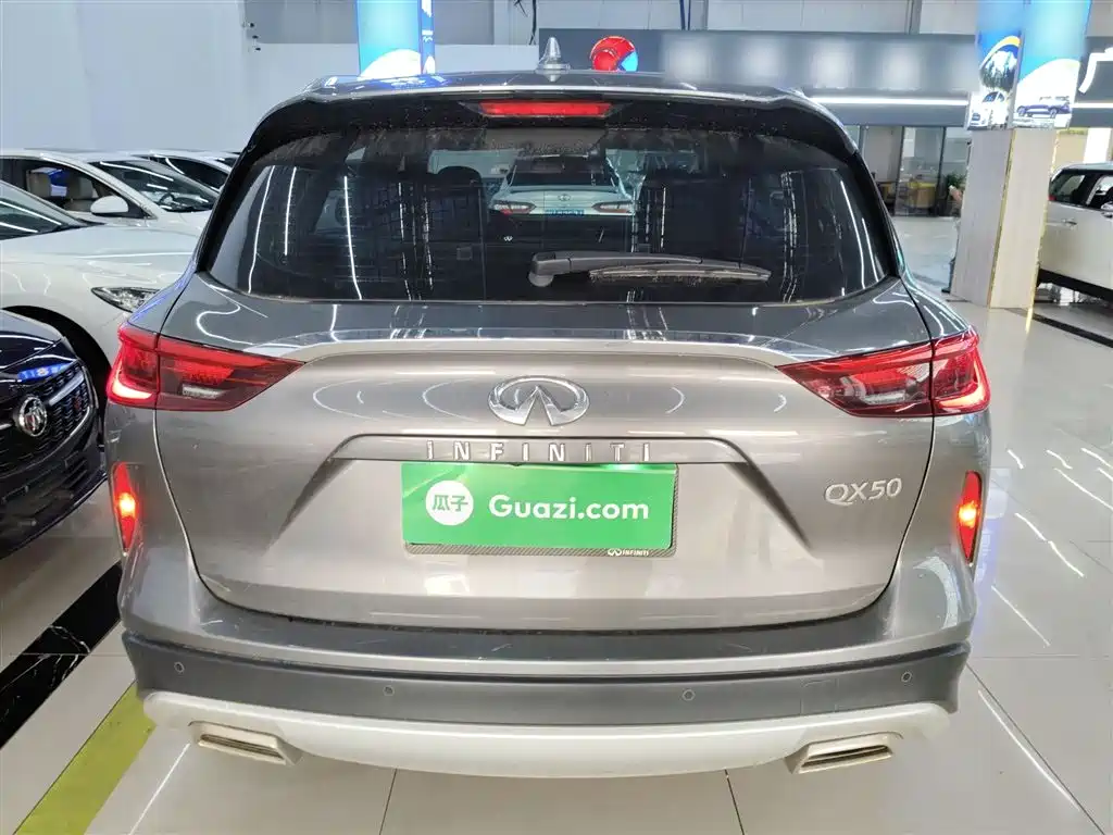 Infiniti QX50 英菲尼迪QX50 2020款 改款 2.0 T 两驱时尚版