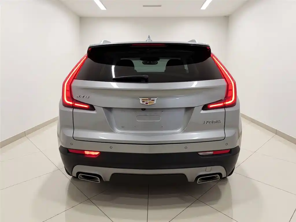 Cadillac XT4 28 T 2 WD Distinguished