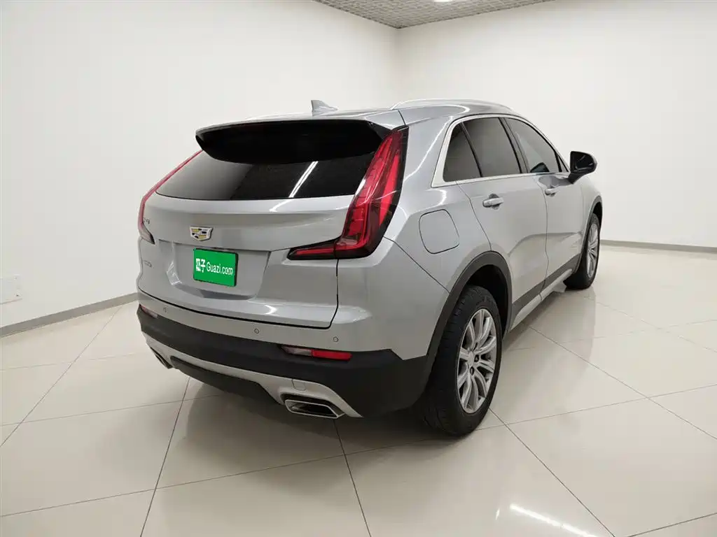 Cadillac XT4 28 T 2 WD Distinguished