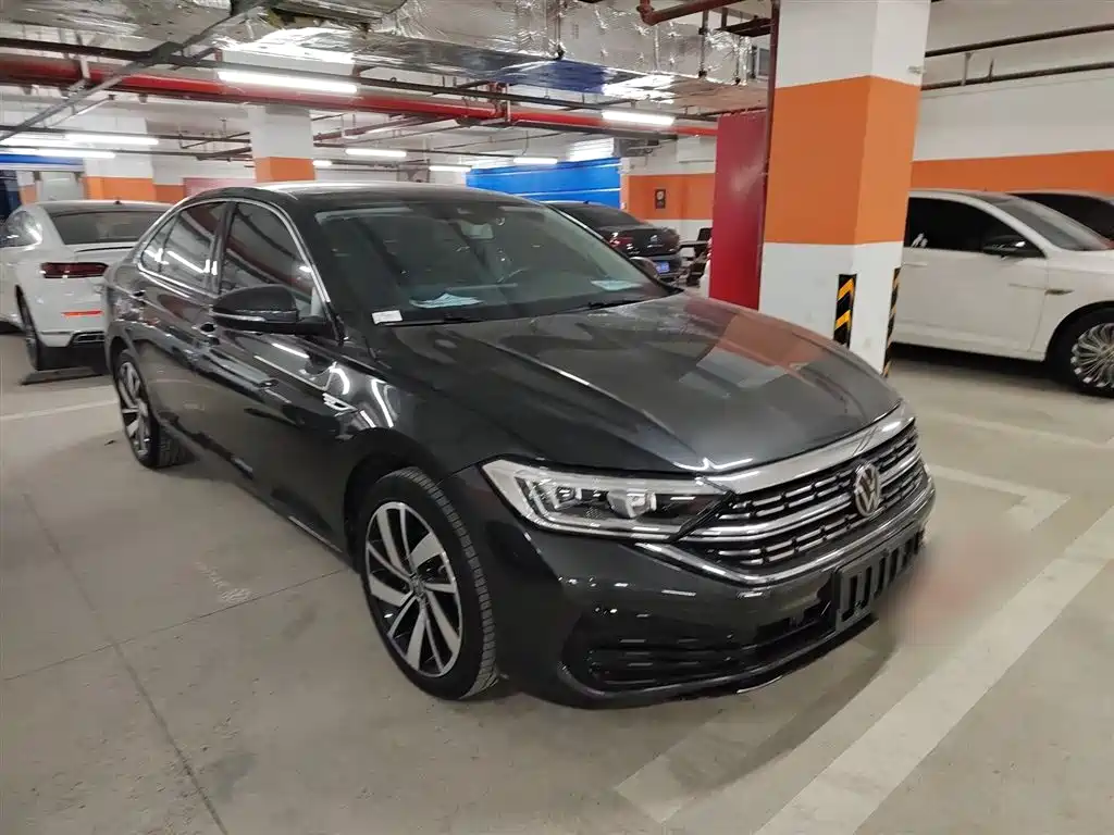 Sagitar 300 TSI DSG Transcend