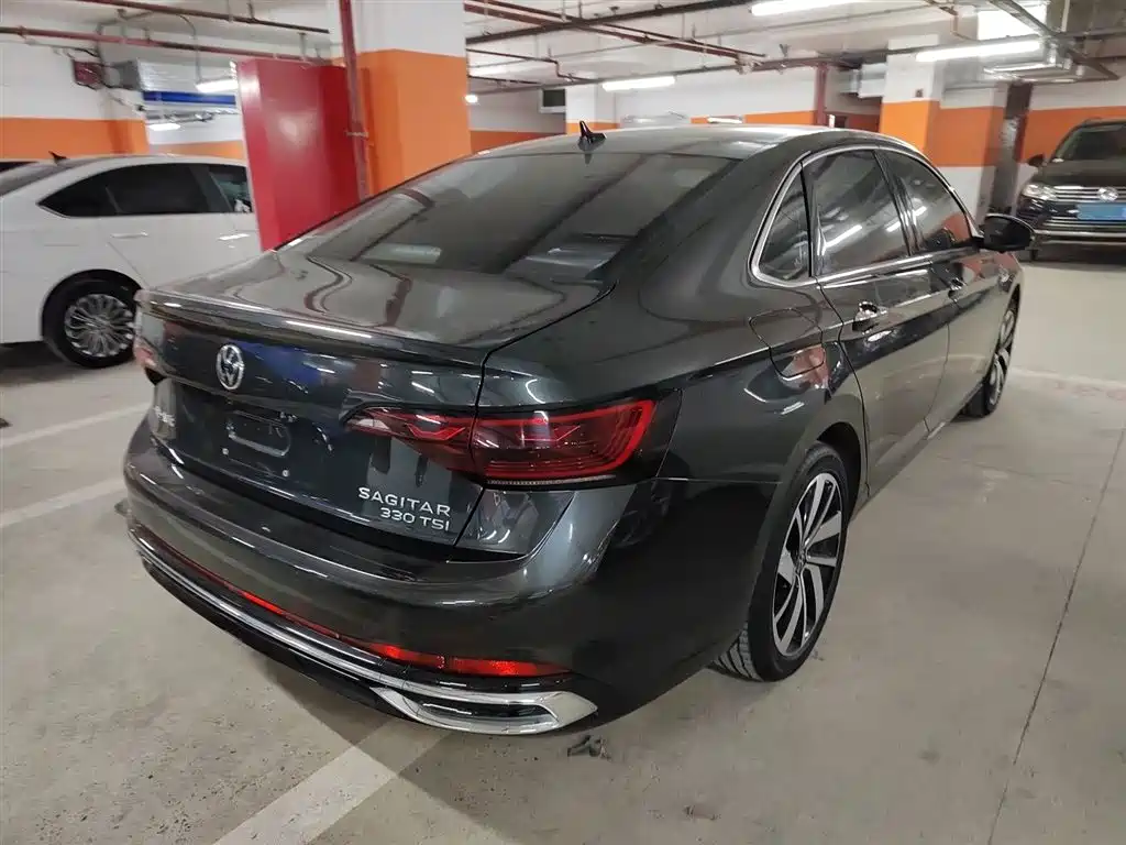 Sagitar 300 TSI DSG Transcend