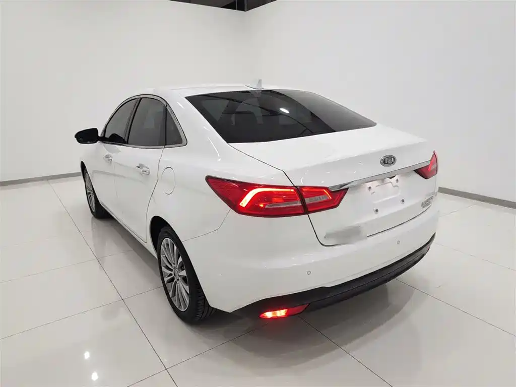 Escort 福睿斯 2019款 EcoBoost 125 自动臻享型