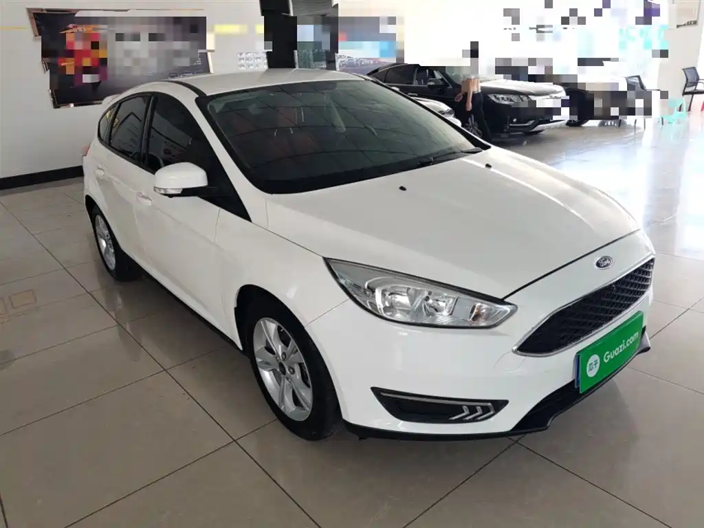 Focus Hatchback Classic 1.6 L Auto Comfort Smart Travel
