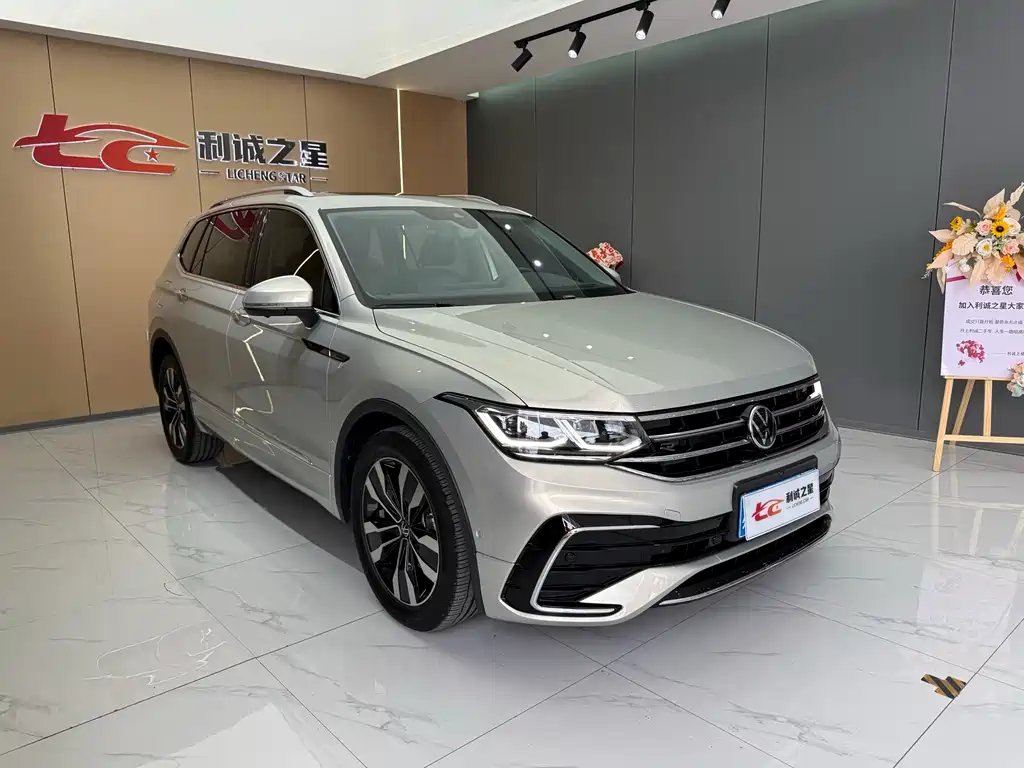 Tiguan L 330 TSI Auto 2 WD R-Line Flagship