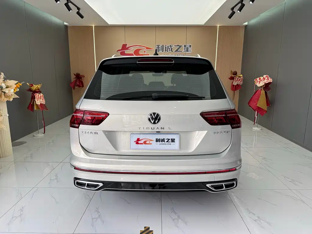 Tiguan L 330 TSI Auto 2 WD R-Line Flagship