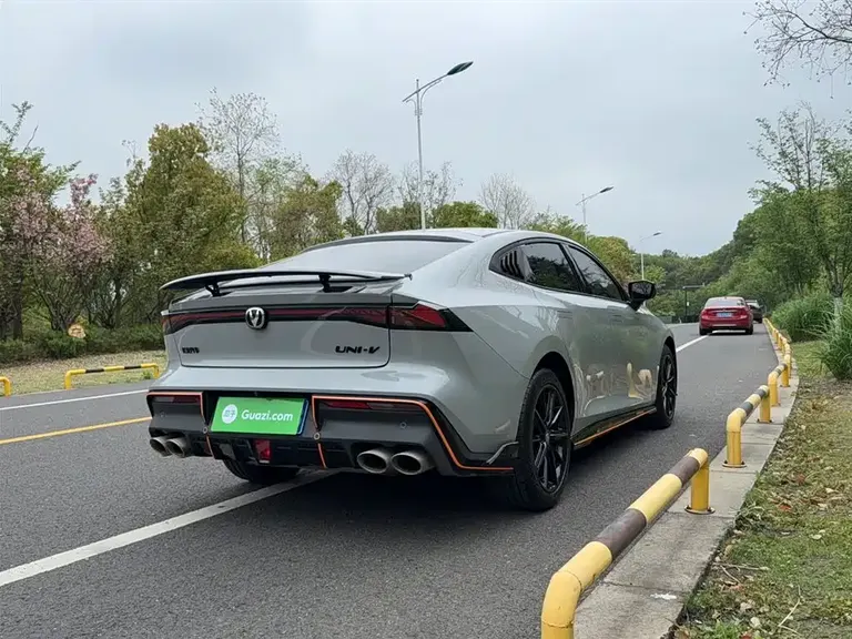 Changan UNI-V 2.0 T Leading Speed
