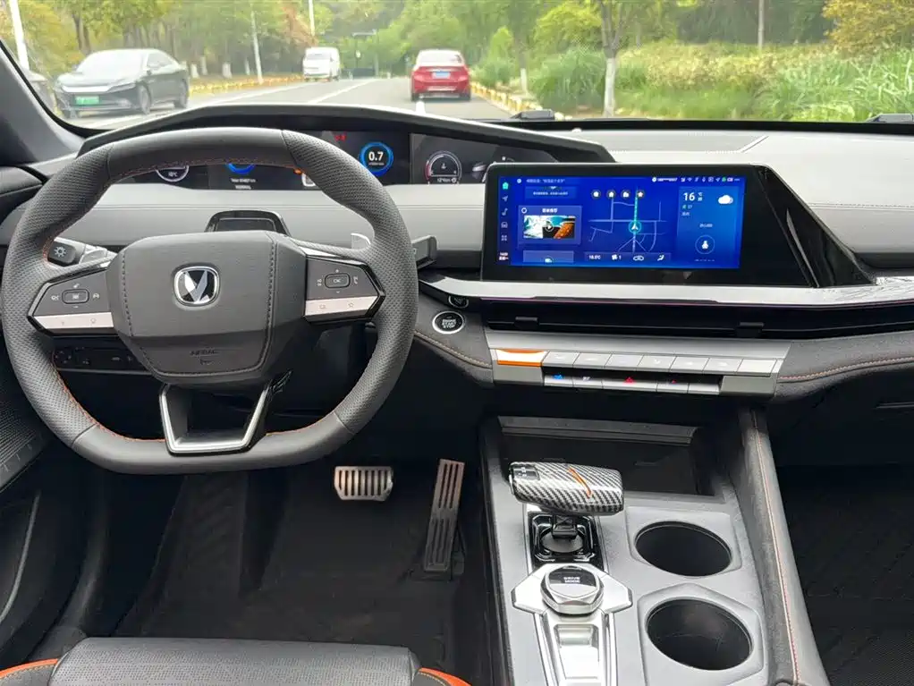 Changan UNI-V 2.0 T Leading Speed
