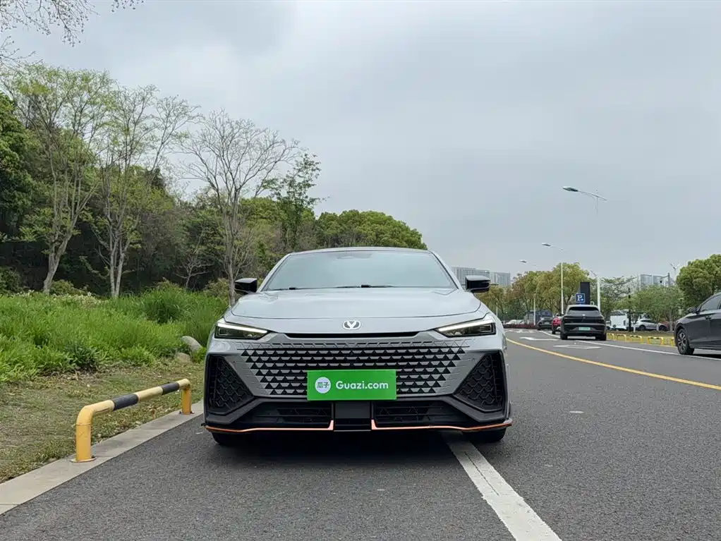 Changan UNI-V 2.0 T Leading Speed
