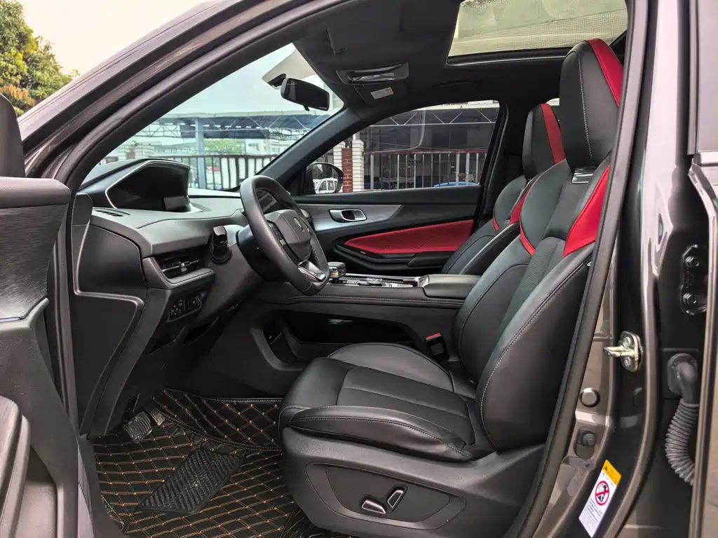 Changan CS55 PLUS 3 rd Gen 1.5 T DCT Outstanding