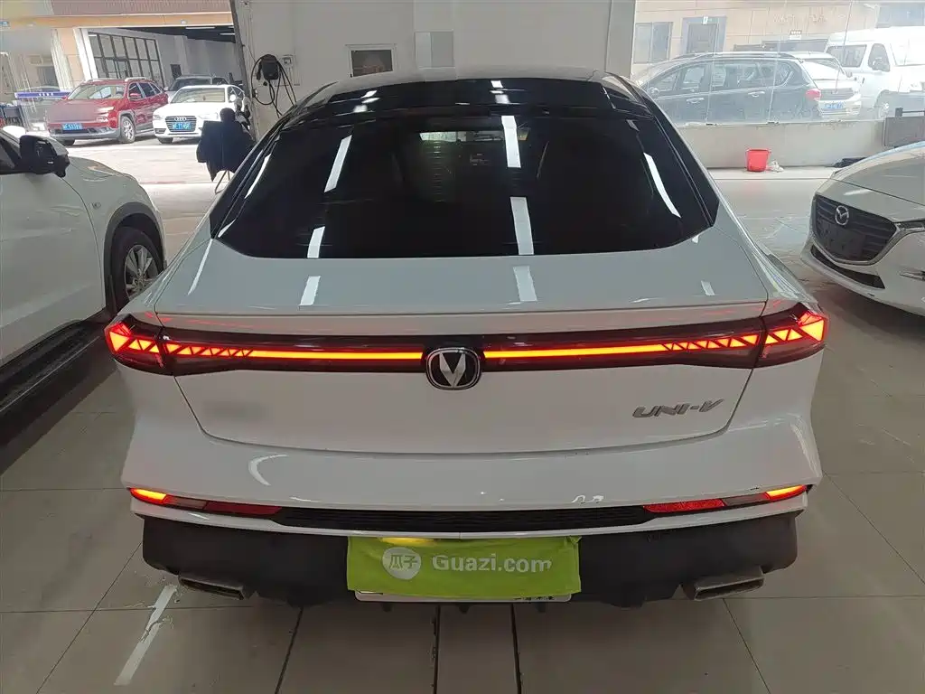 Changan UNI-V 1.5 T Premium