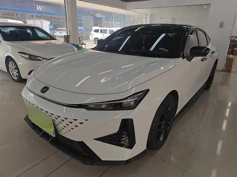 Changan UNI-V 1.5 T Premium