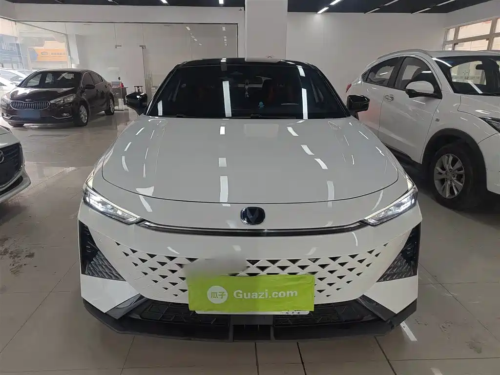 Changan UNI-V 1.5 T Premium