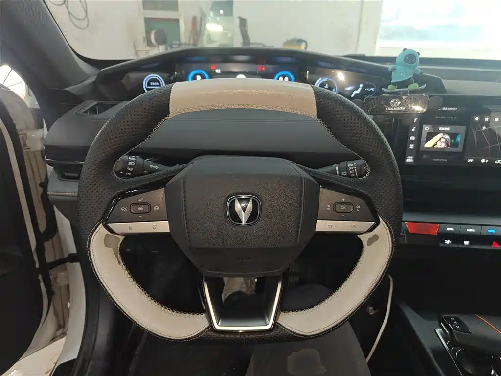 Changan UNI-V 1.5 T Premium