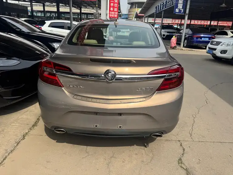 Buick Regal 2.0 L Leading Fashion
