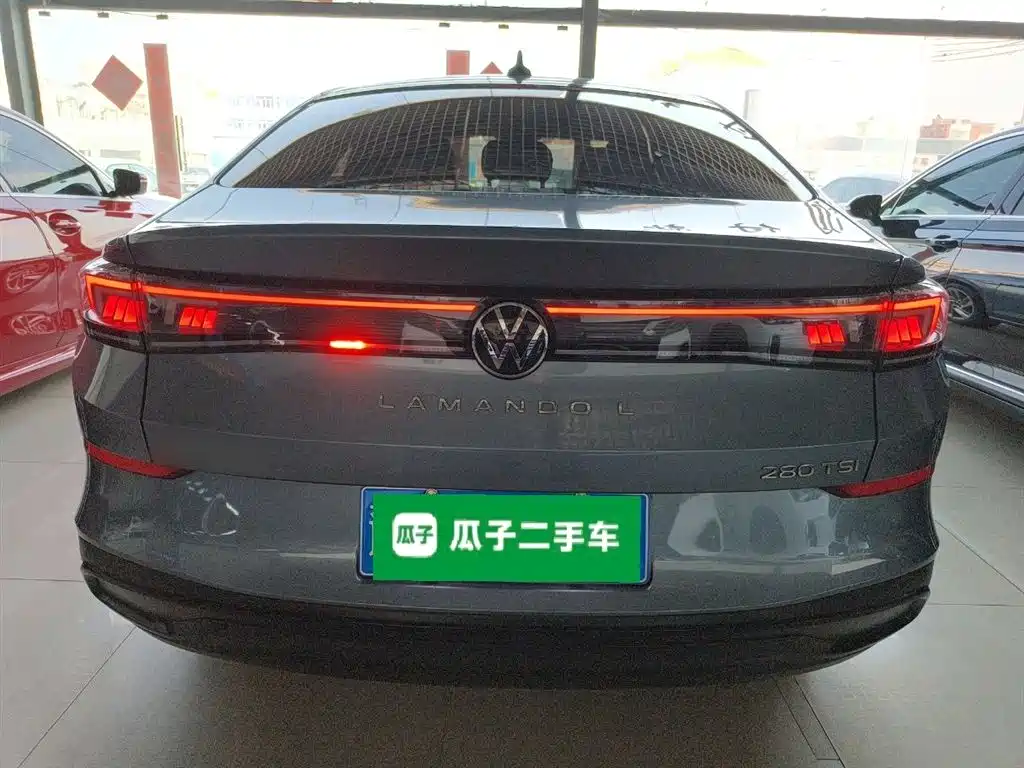 Lamando Lamando L 280 TSI DSG Dazzle Hot