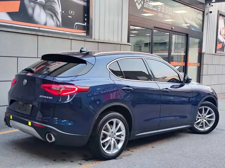 Alfa Romeo Stelvio 2.0 T 200 HP Luxury