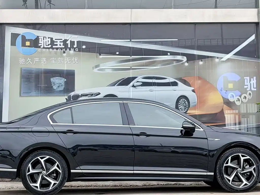 Magotan 200 10 K Commemorative 330 TSI DSG Luxury