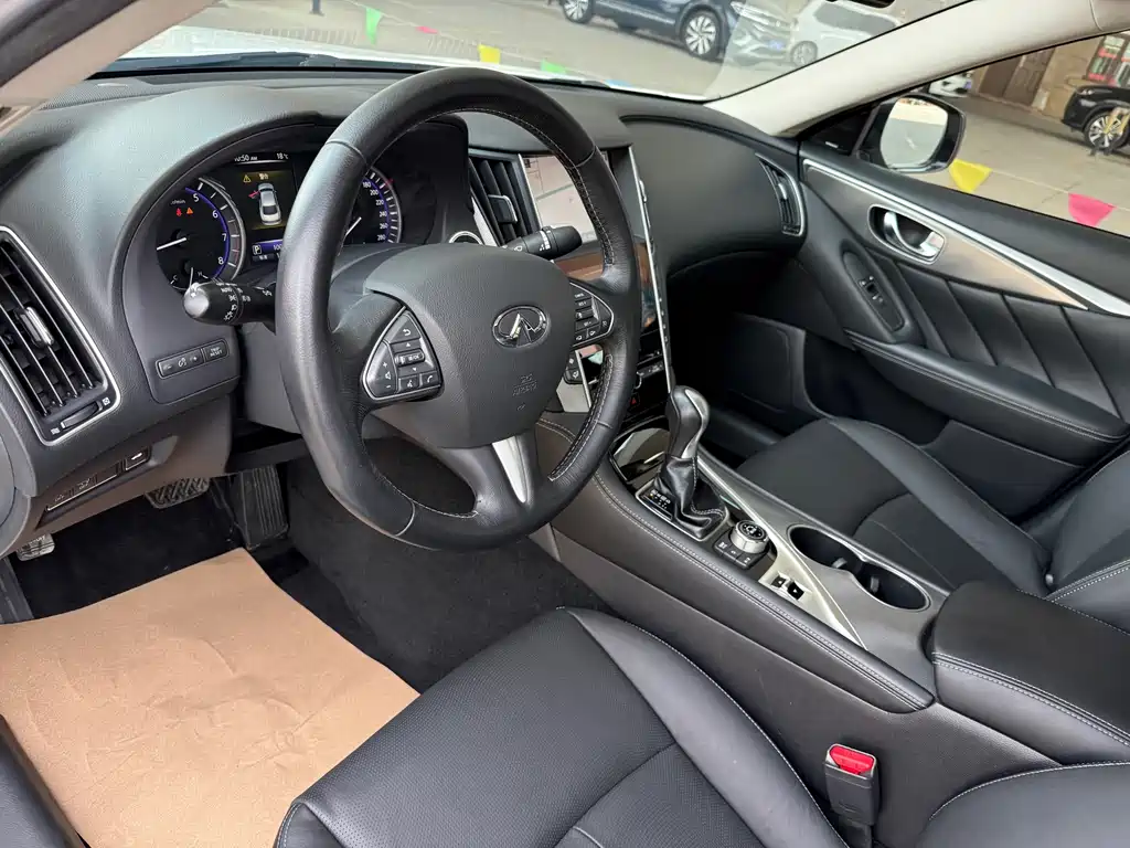 Infiniti Q50 L 2.0 T Joy