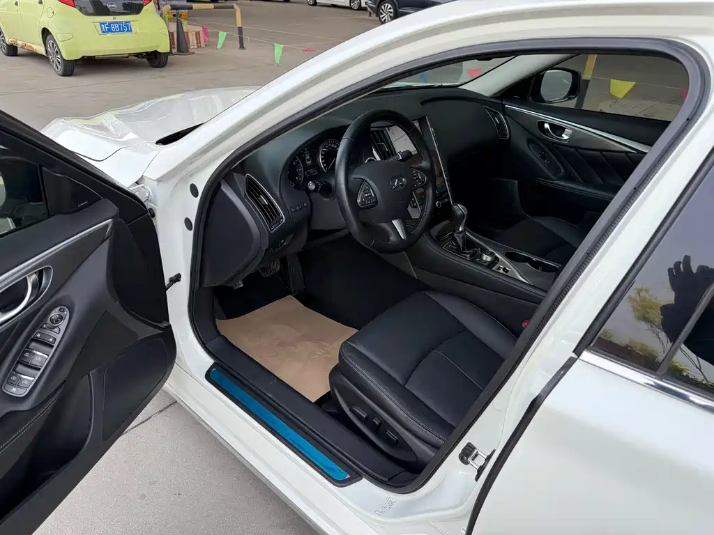 Infiniti Q50 L 2.0 T Joy