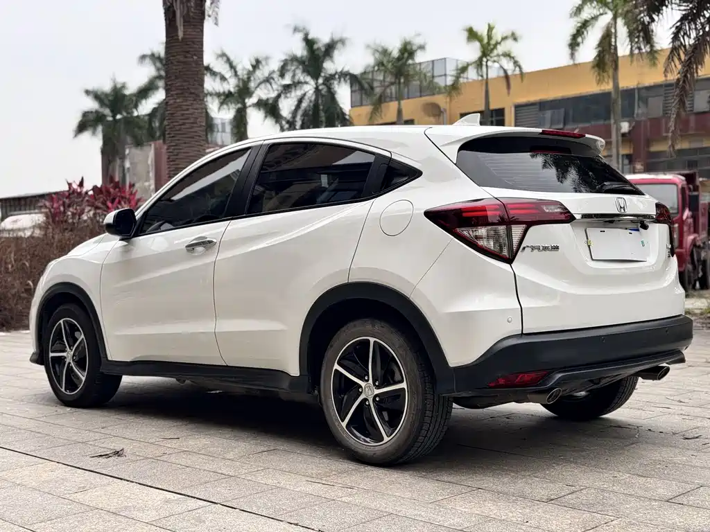 Vezel 220 TURBO CVT Luxury