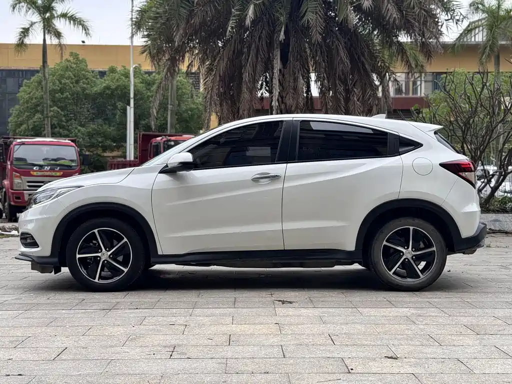 Vezel 220 TURBO CVT Luxury