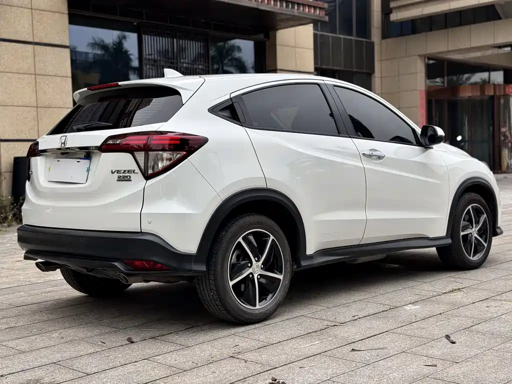 Vezel 220 TURBO CVT Luxury