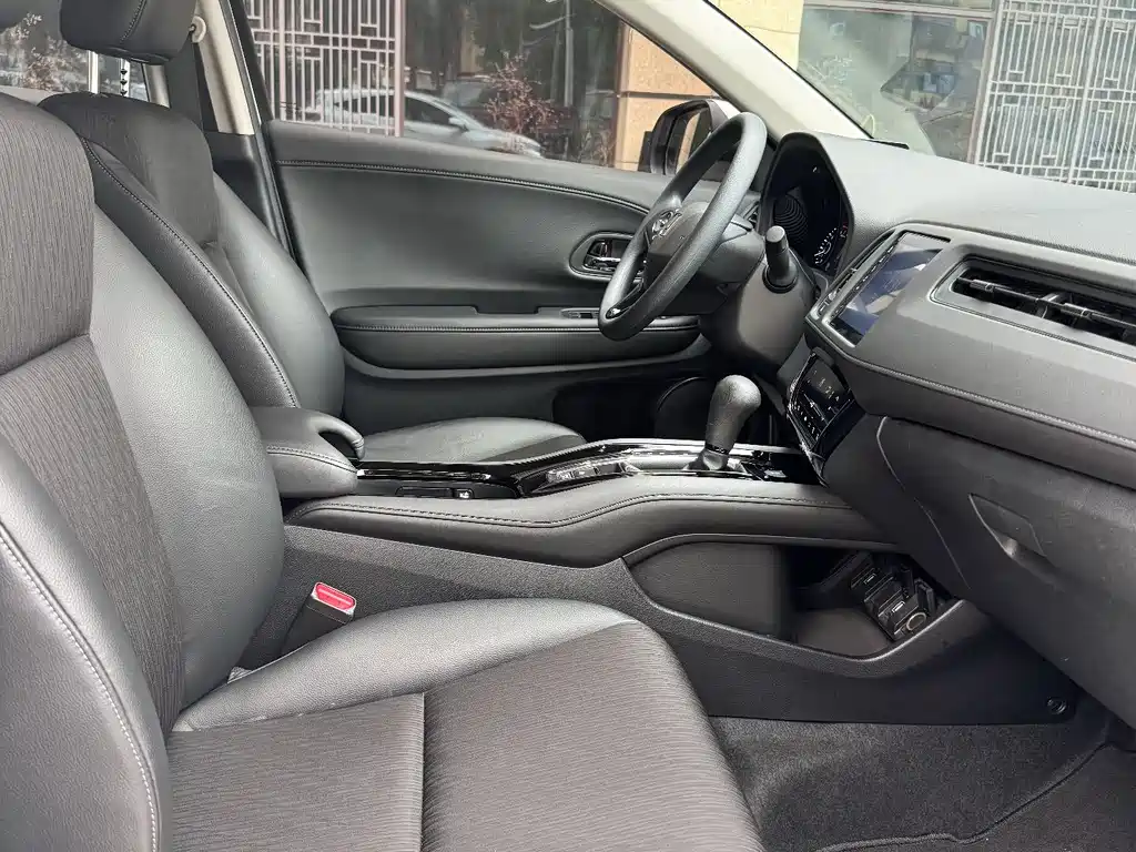 Vezel 220 TURBO CVT Luxury