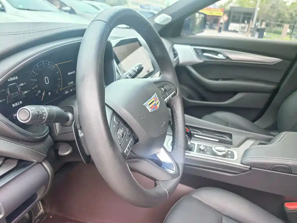 Cadillac CT5 28 T Luxury (Standard)