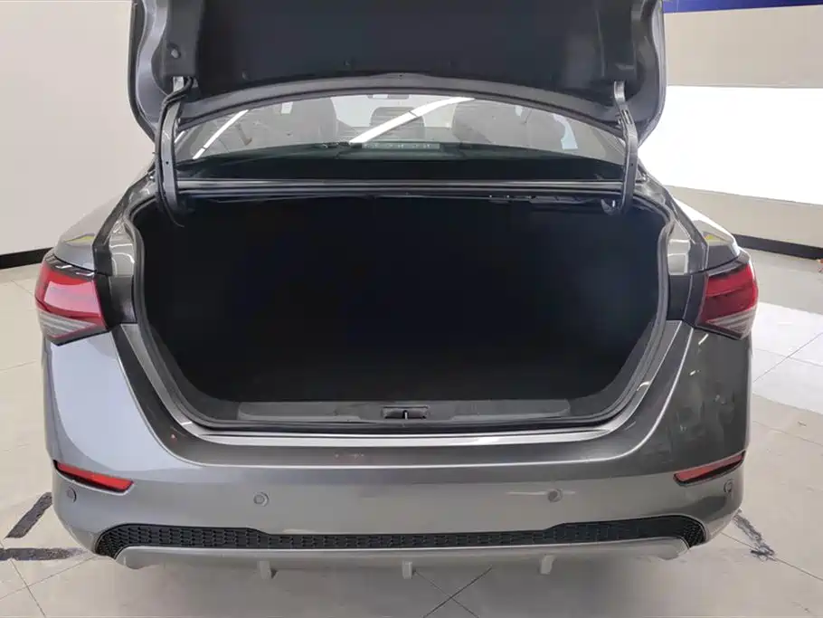 Sylphy 1.6 L XL CVT Joy