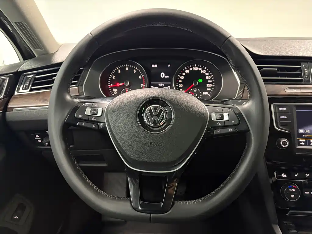 Magotan 380 TSI DSG Luxury