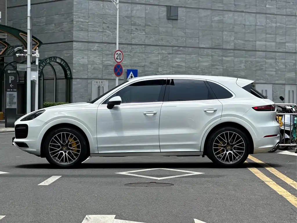 Cayenne Cayenne S 2.9 T