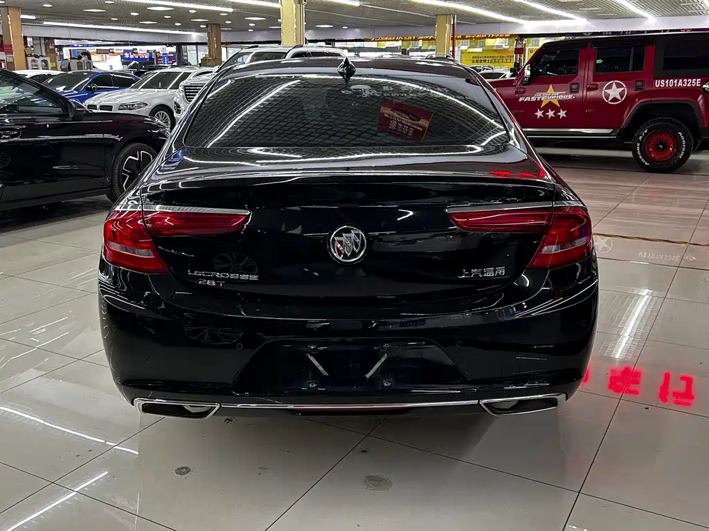 LaCrosse Facelift 28 T Elite