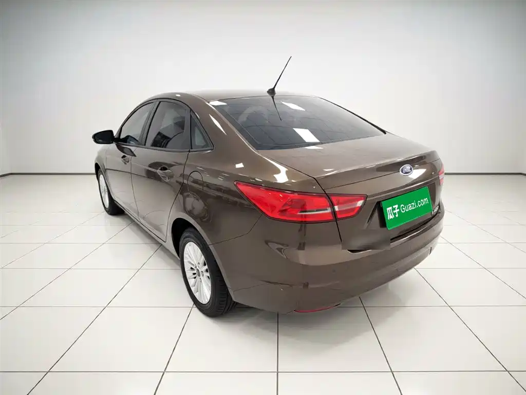 Escort 1.5 L Manual Comfort