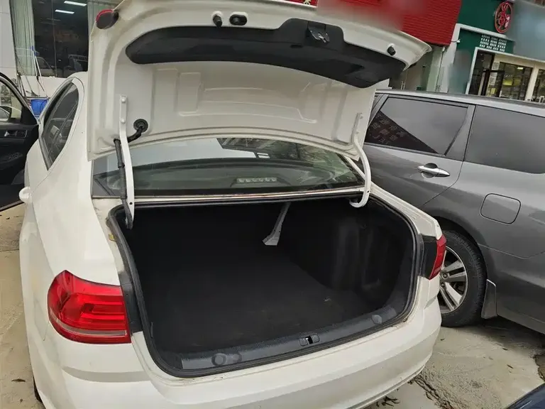 Volkswagen Lavida 1.6 L Auto Comfort