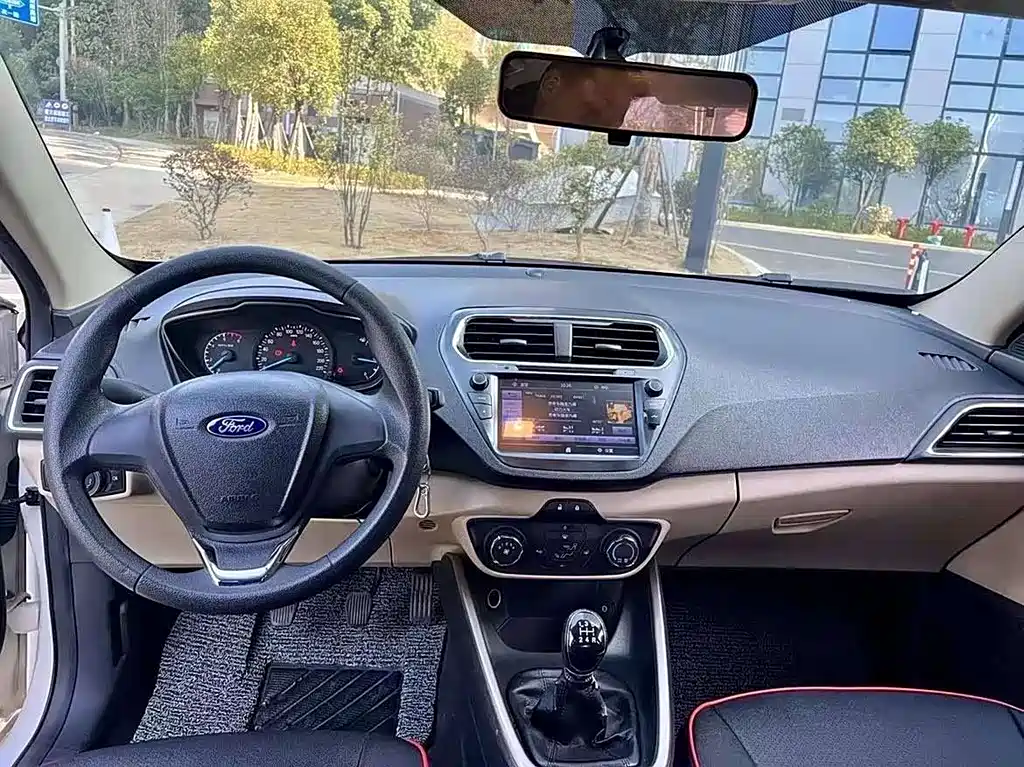 Escort 1.5 L Manual Comfort