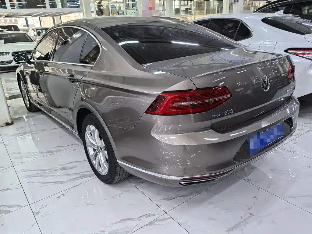 Magotan 330 TSI DSG Luxury
