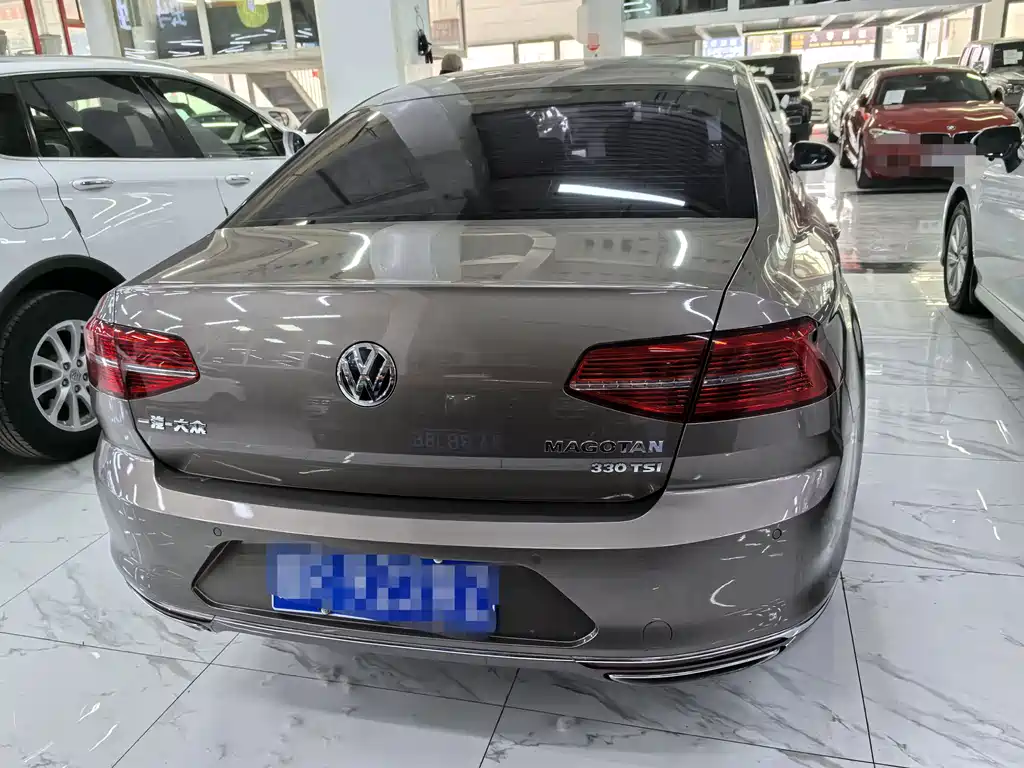 Magotan 330 TSI DSG Luxury